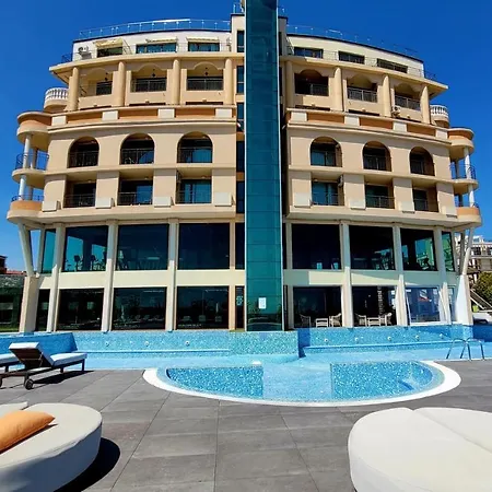 Private Inside Grand